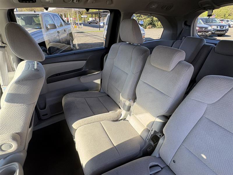 Used 2016 Honda Odyssey SE image 11