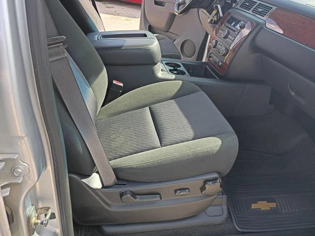 Used 2013 Chevrolet Avalanche LS w/ All-Star Edition RWD image 16