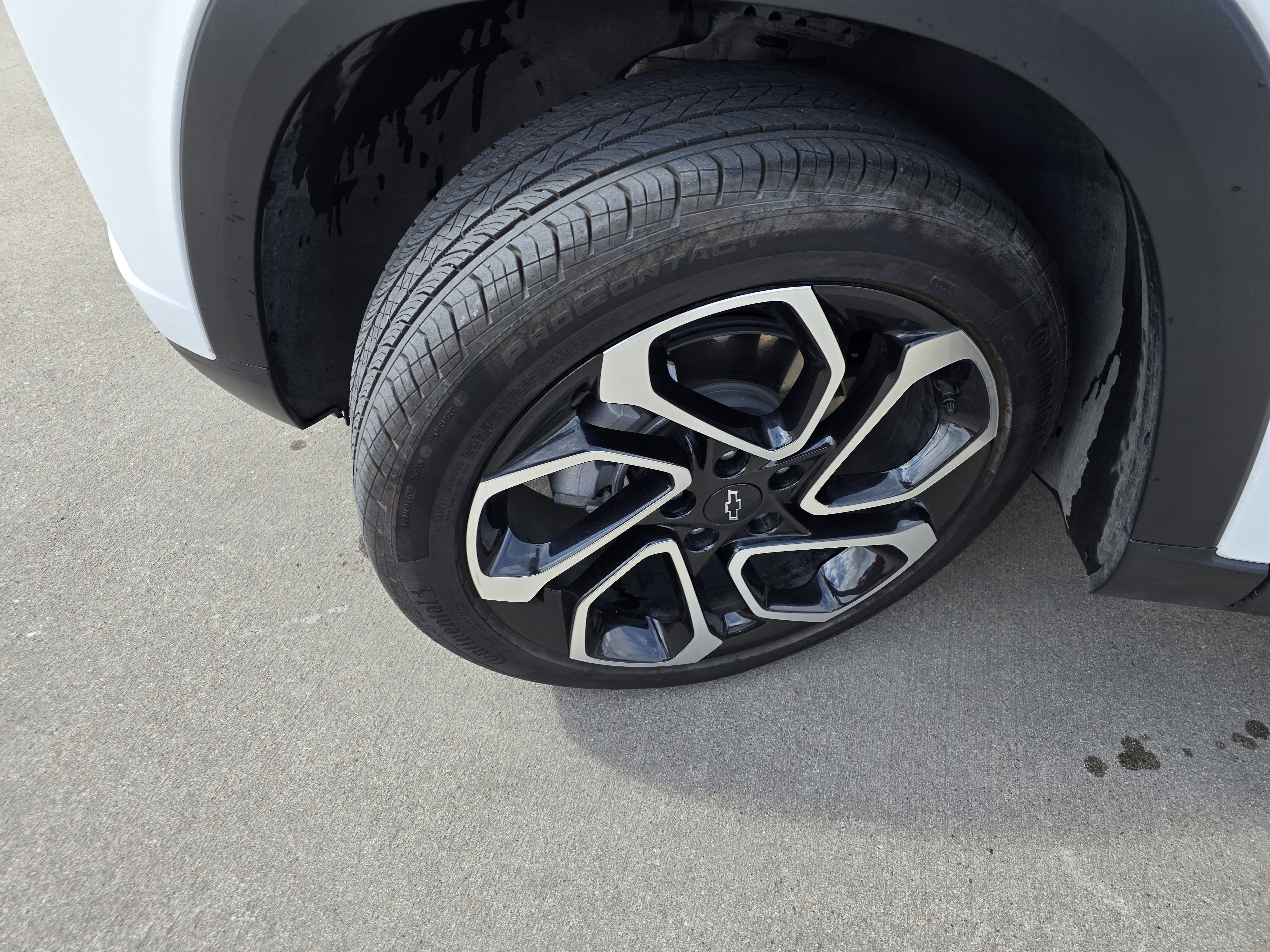 Used 2025 Chevrolet Trax RS image 9