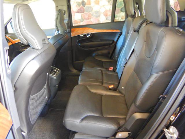 Used 2025 Volvo XC90 B6 Plus image 12