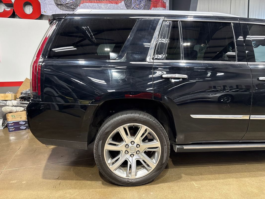 Used 2015 Cadillac Escalade Premium image 29