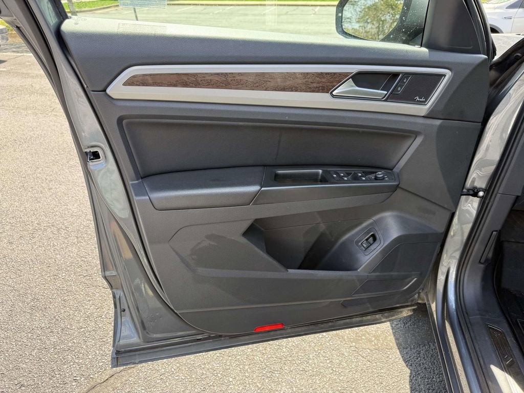 Used 2019 Volkswagen Atlas SEL Premium image 12