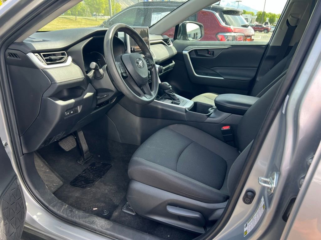 Used 2024 Toyota RAV4 LE AWD/4WD image 28