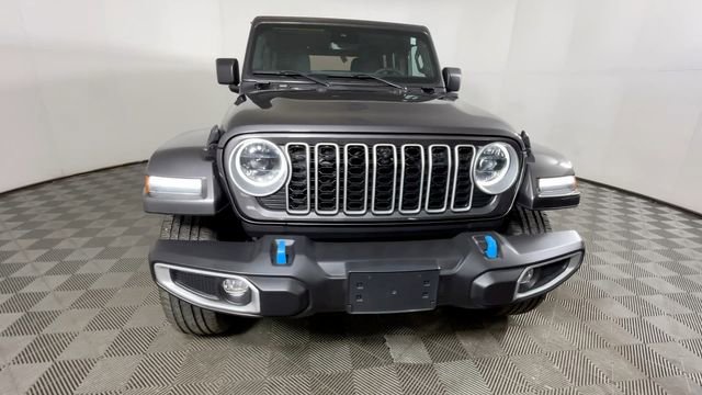 Used 2024 Jeep Wrangler Unlimited Sahara w/ Technology Group AWD/4WD image 12