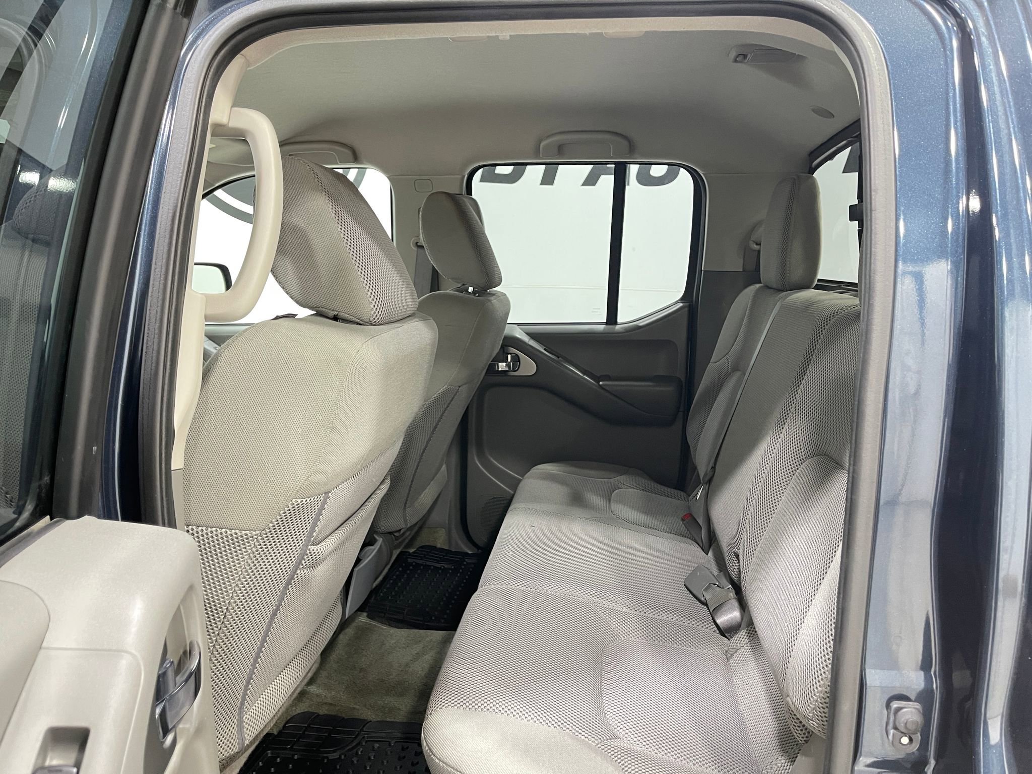 Used 2017 Nissan Frontier SV image 26