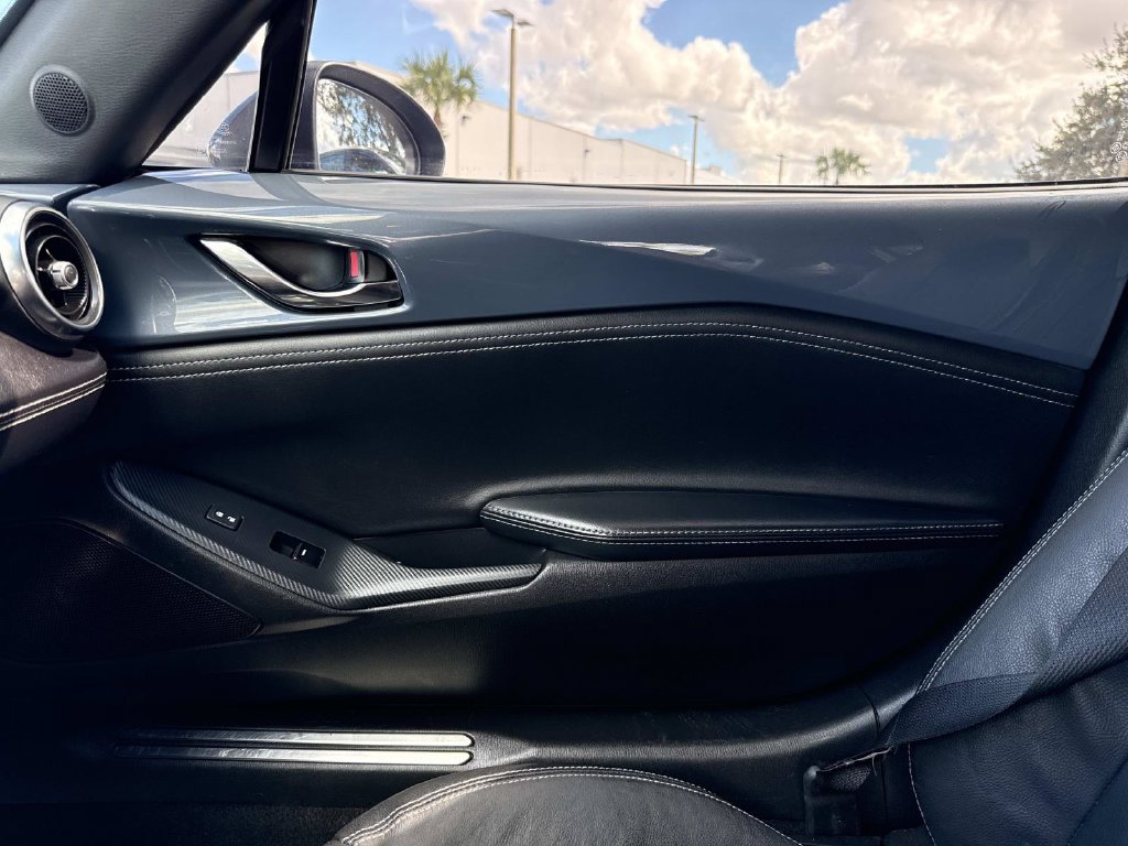 Used 2021 MAZDA MX-5 Miata RF Grand Touring RWD image 19