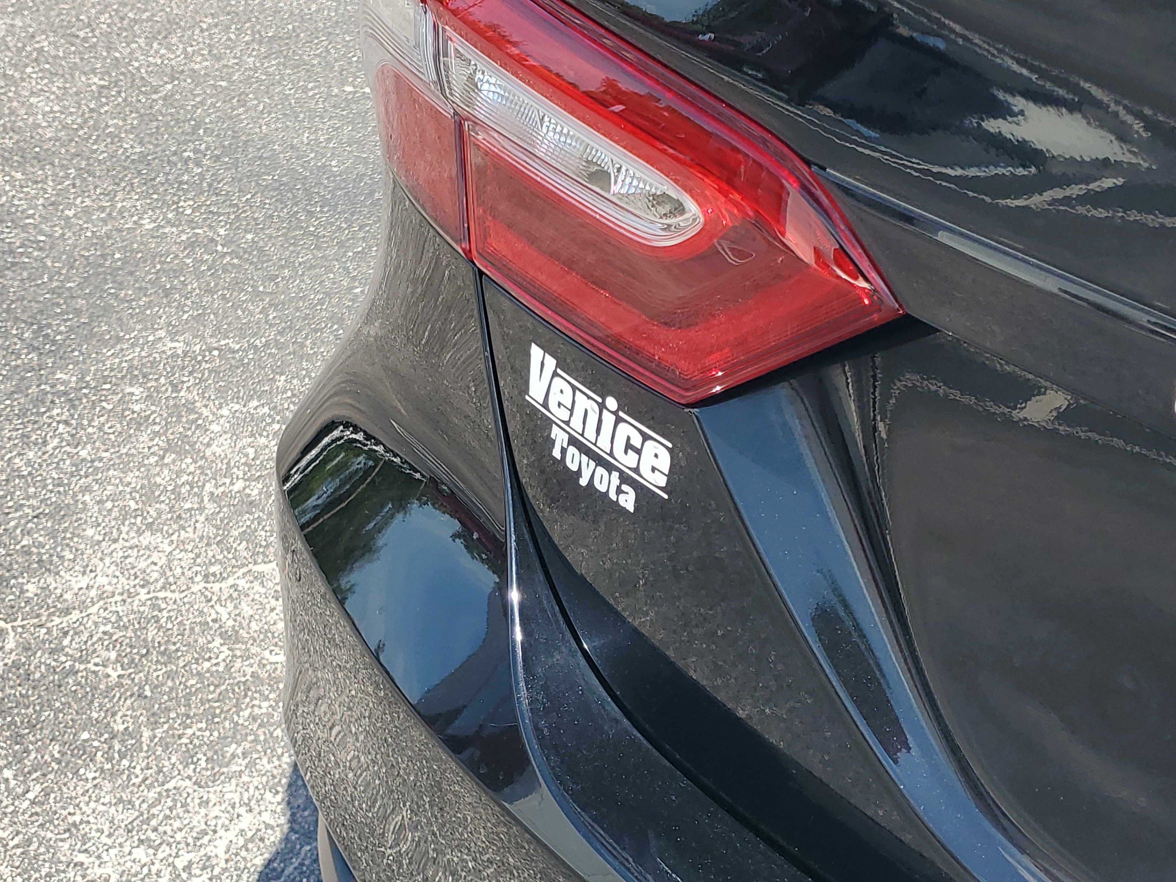 Certified 2018 Toyota Camry XLE w/ Audio Package FWD image 11