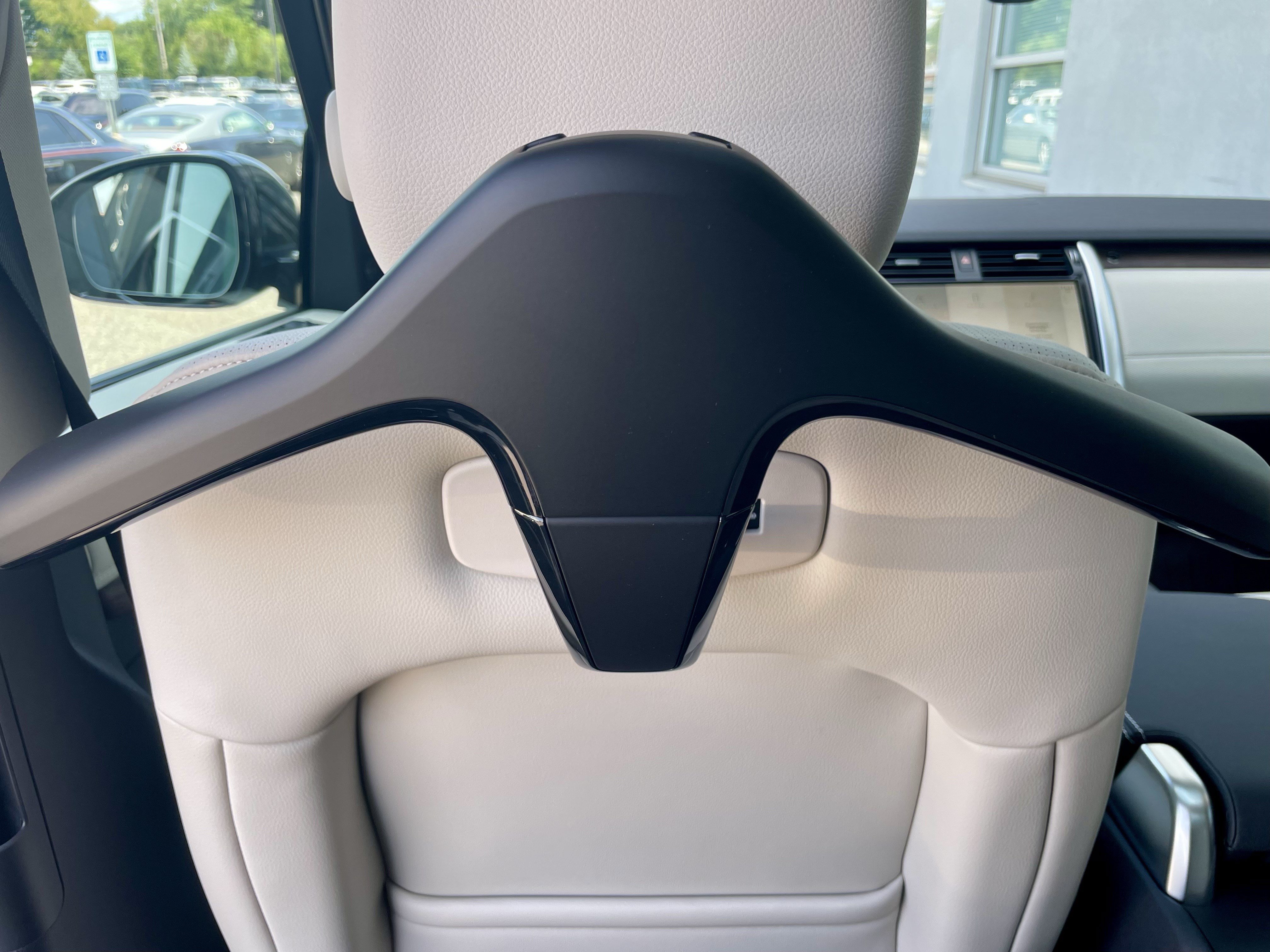 New 2026 Land Rover Discovery Dynamic SE AWD/4WD image 32