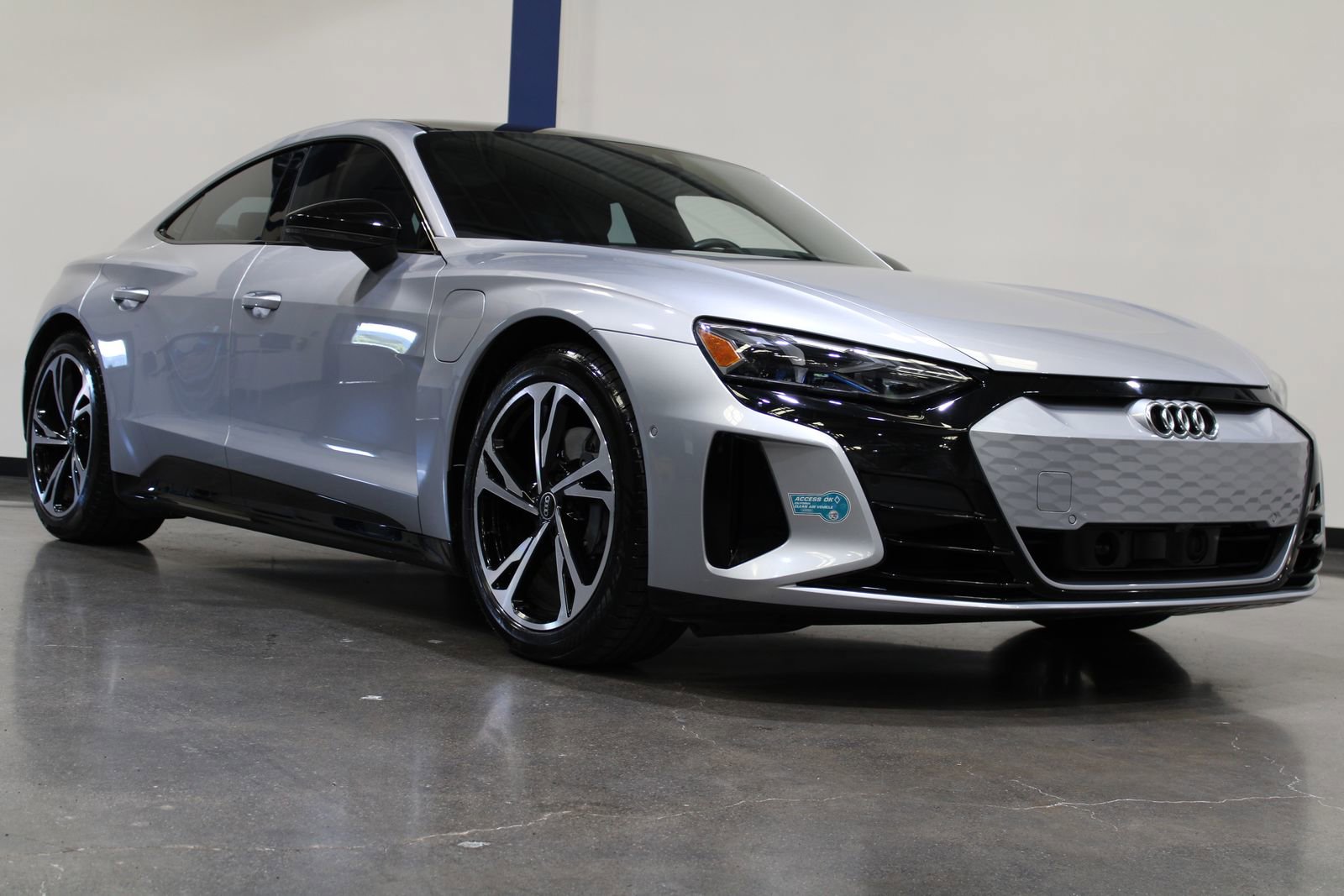 Used 2023 Audi e-tron GT Prestige AWD/4WD image 3