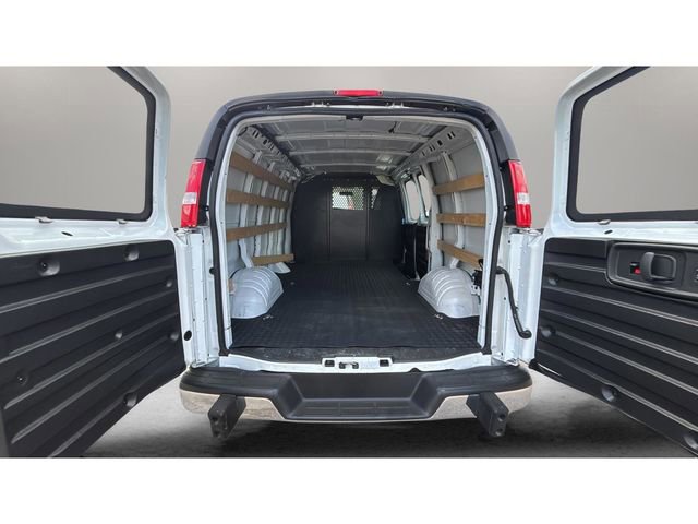 Used 2024 Chevrolet Express 2500 w/ Driver Convenience Package RWD image 30