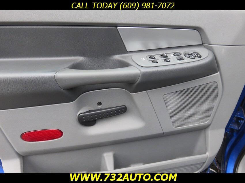 Used 2007 Dodge Ram 2500 Truck SLT image 32