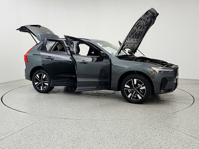 New 2026 Volvo XC60 B5 Plus w/ Protection Package Premier image 10
