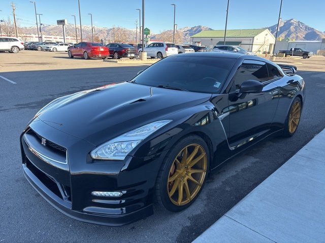 Used 2015 Nissan GT-R Premium image 3