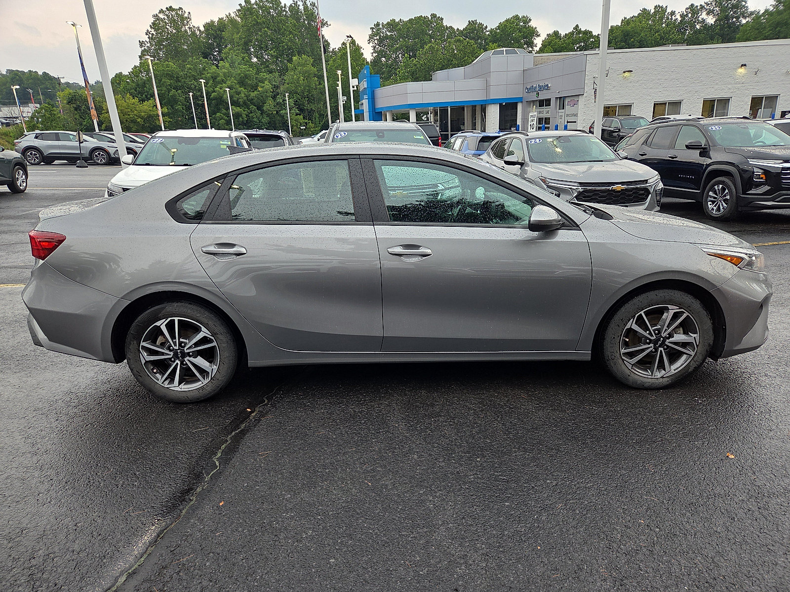 Used 2023 Kia Forte LXS FWD image 2