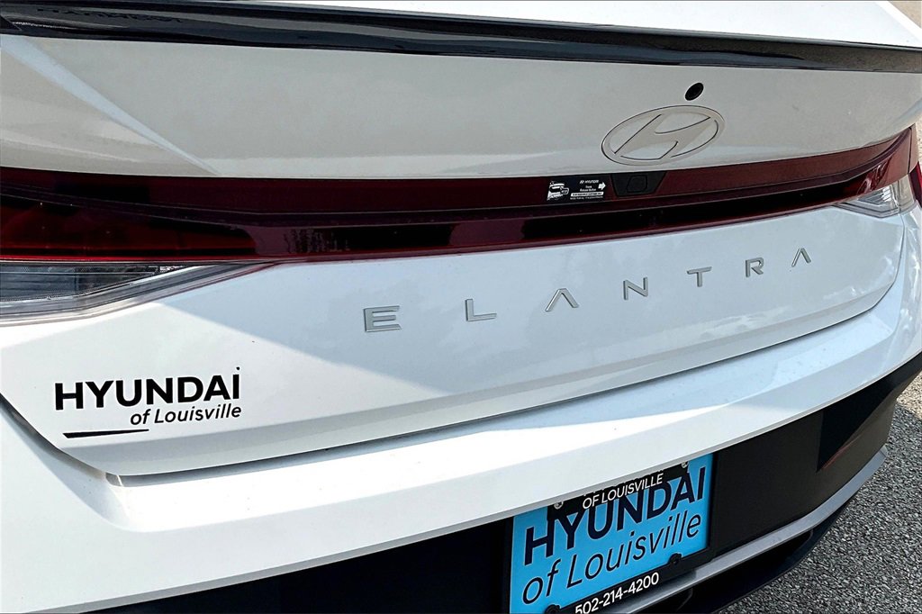 New 2025 Hyundai Elantra Sport image 12
