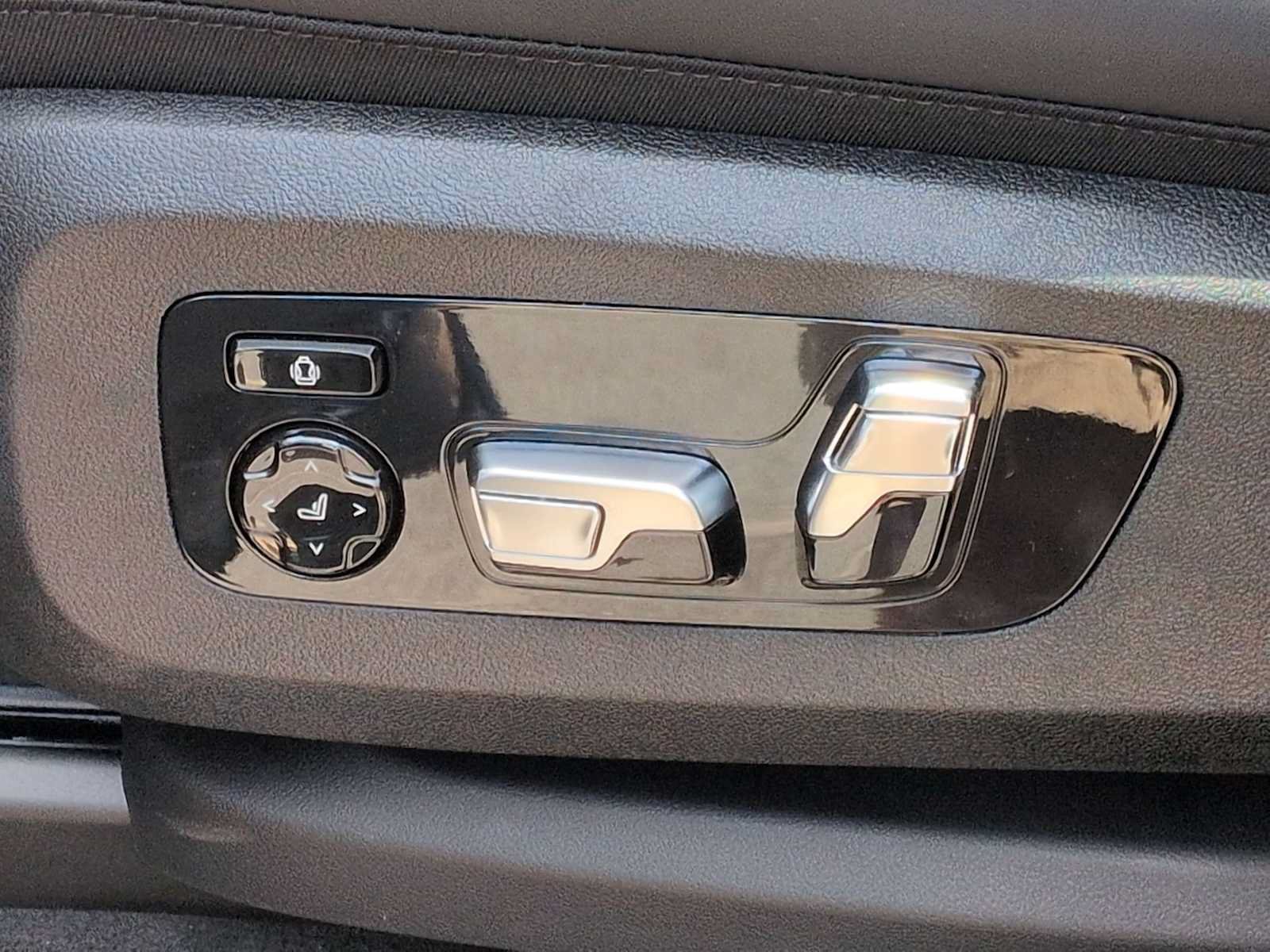 New 2027 BMW X7 M60i AWD/4WD image 18