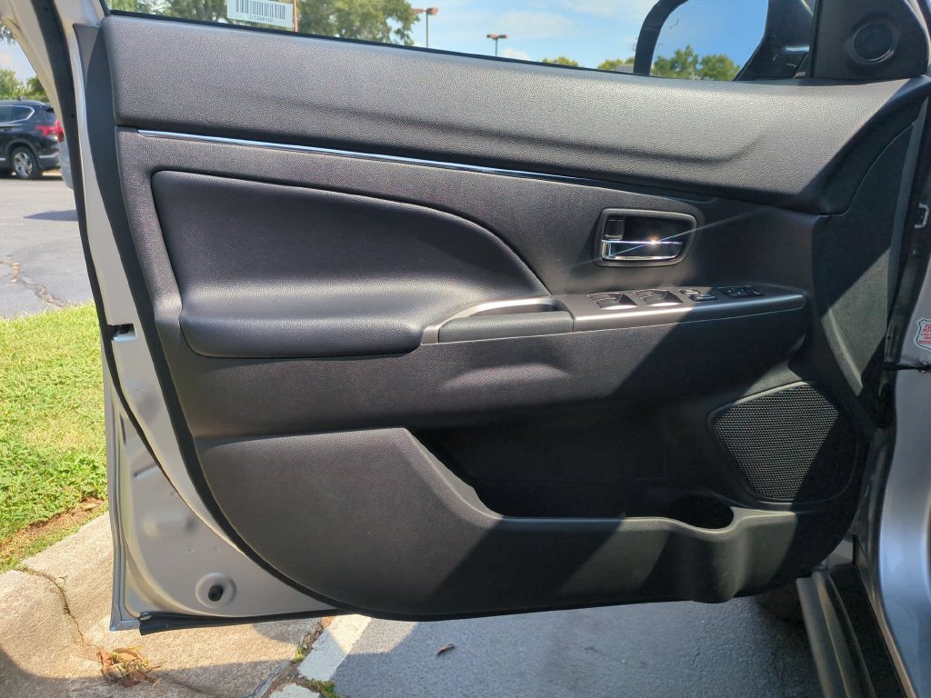 Used 2025 Mitsubishi Outlander Sport SE AWD/4WD image 11