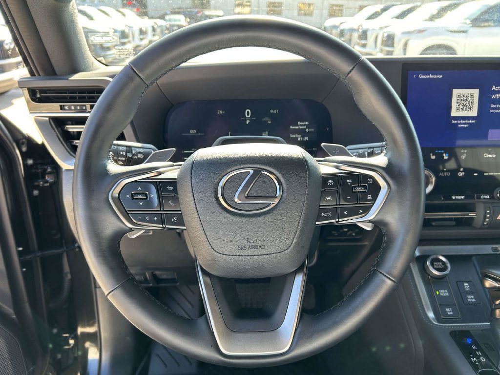 Used 2024 Lexus GX 550 w/ Accessory Package (2T) AWD/4WD image 19