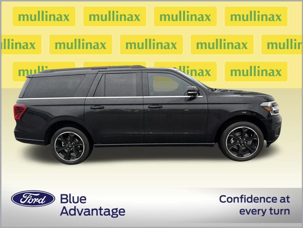 Used 2022 Ford Expedition Max Limited RWD image 2