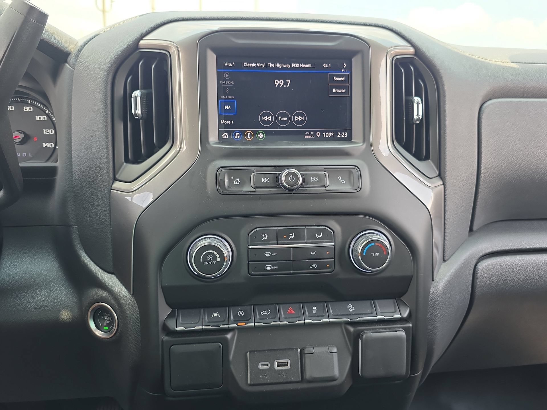Used 2025 Chevrolet Silverado 1500 Custom Trail Boss AWD/4WD image 21