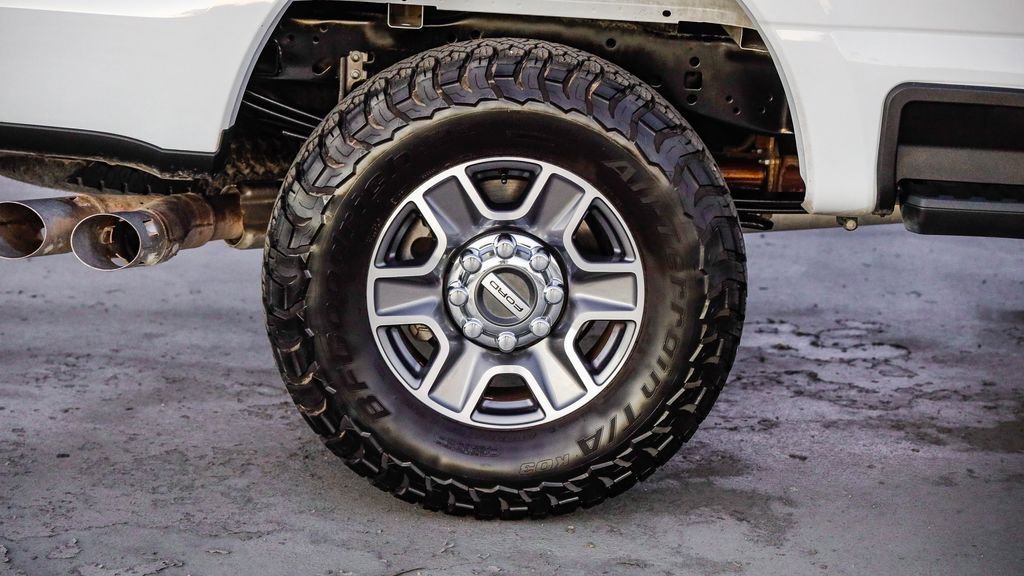 Used 2024 Ford F250 Lariat image 11