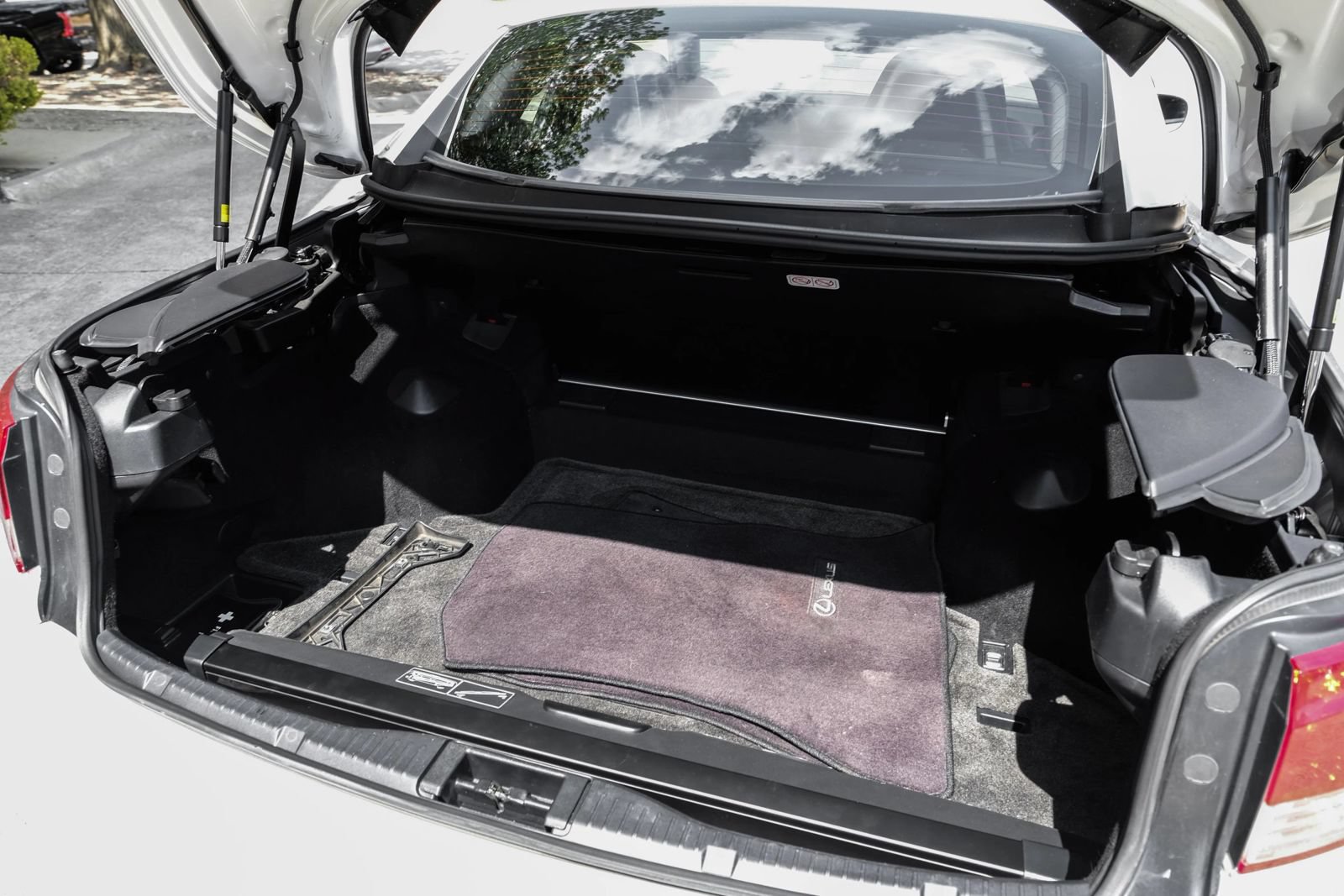 Used 2013 Lexus IS 250C RWD image 39