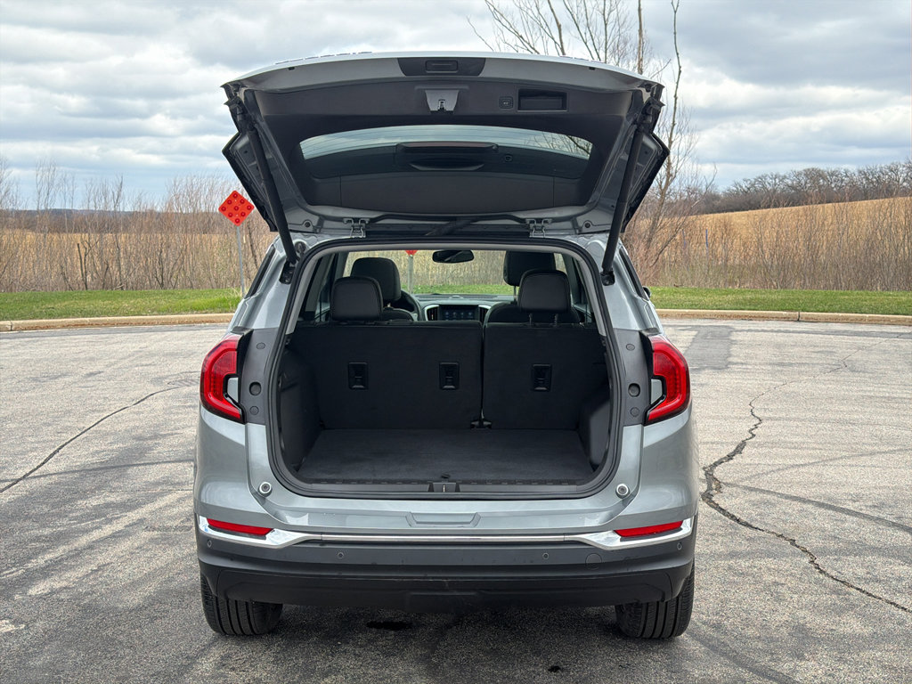 Used 2024 GMC Terrain SLT w/ Infotainment Package II AWD/4WD image 40