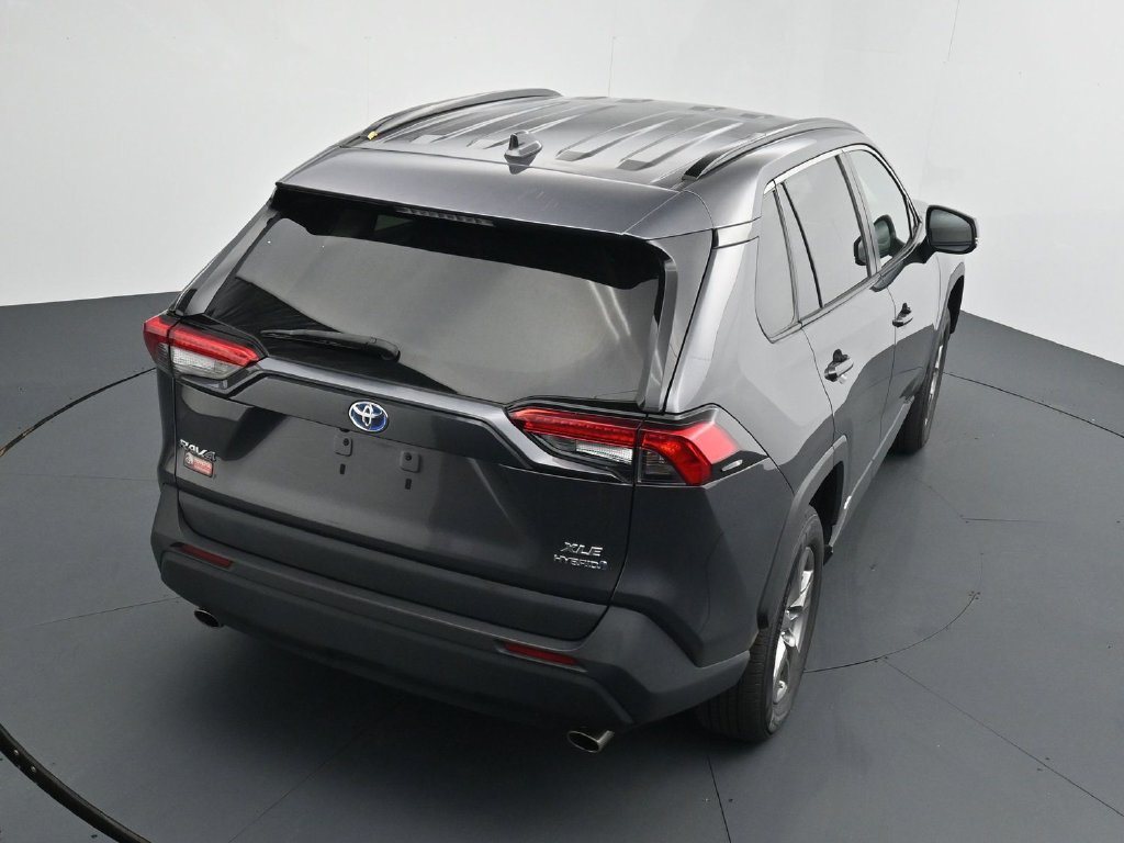 Used 2024 Toyota RAV4 XLE AWD/4WD image 14