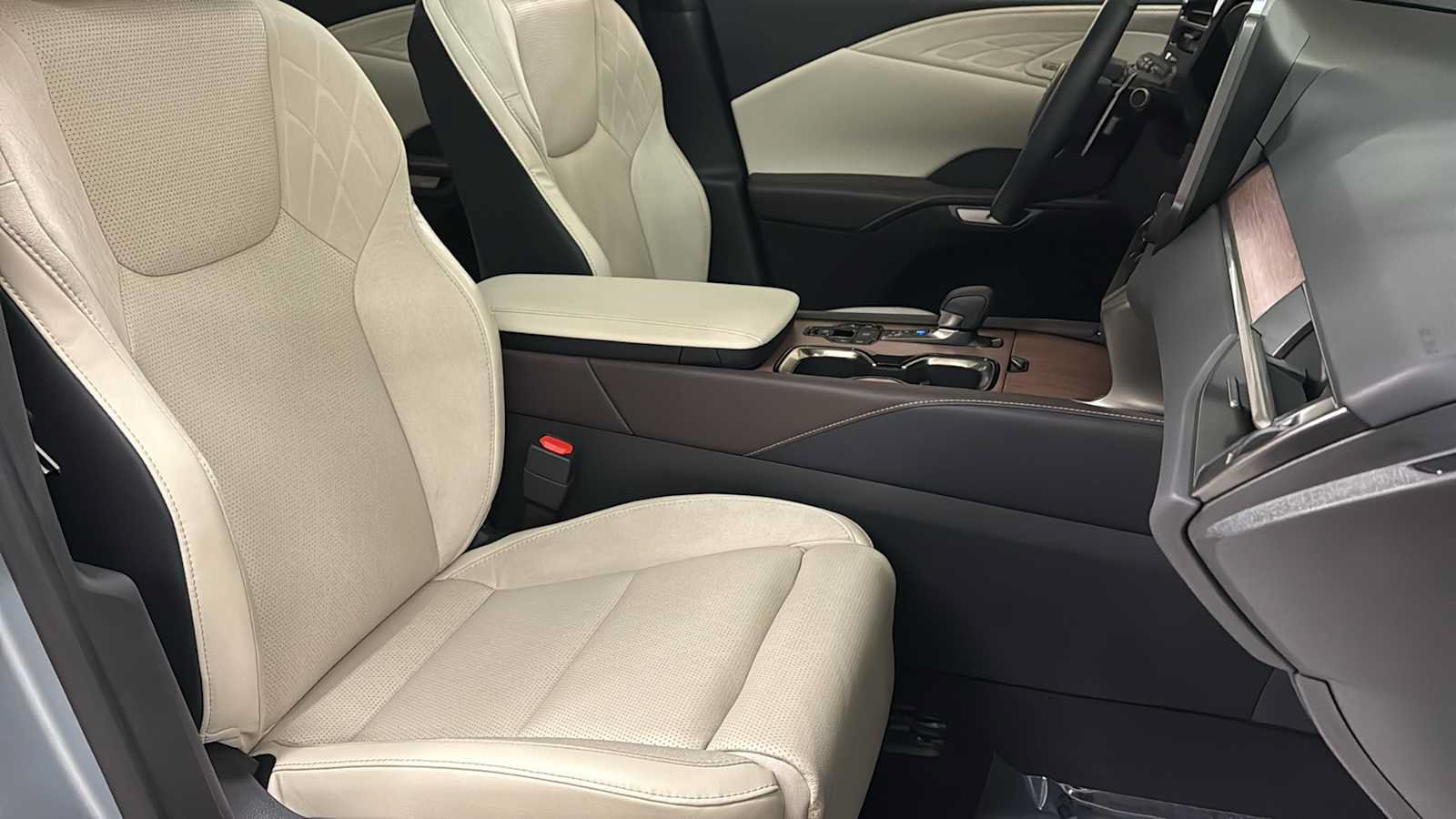 Used 2024 Lexus RX 350 AWD w/ Convenience Package image 33