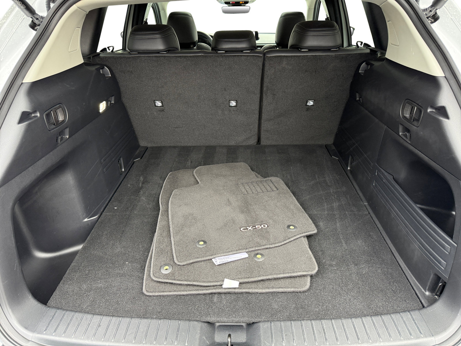 Certified 2025 MAZDA CX-50 2.5 Hybrid w/ Premium Plus Pkg image 17