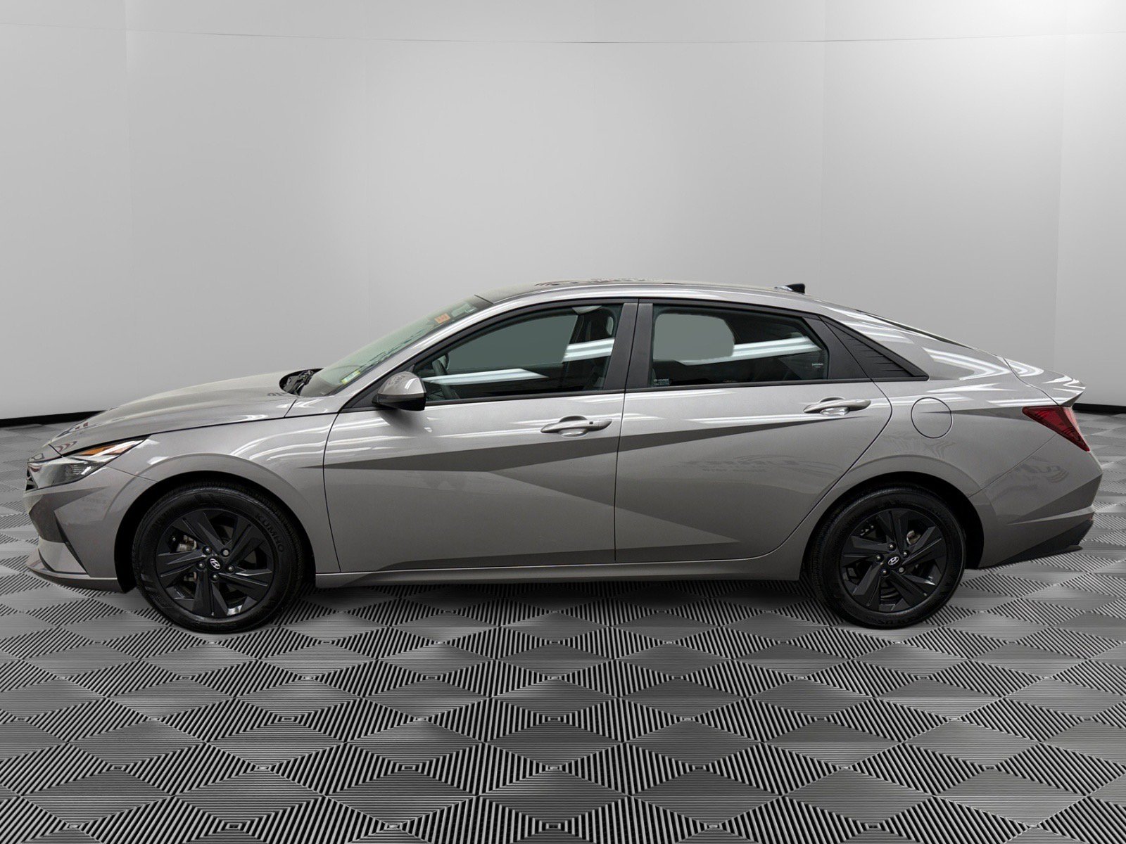 Certified 2023 Hyundai Elantra SEL image 2