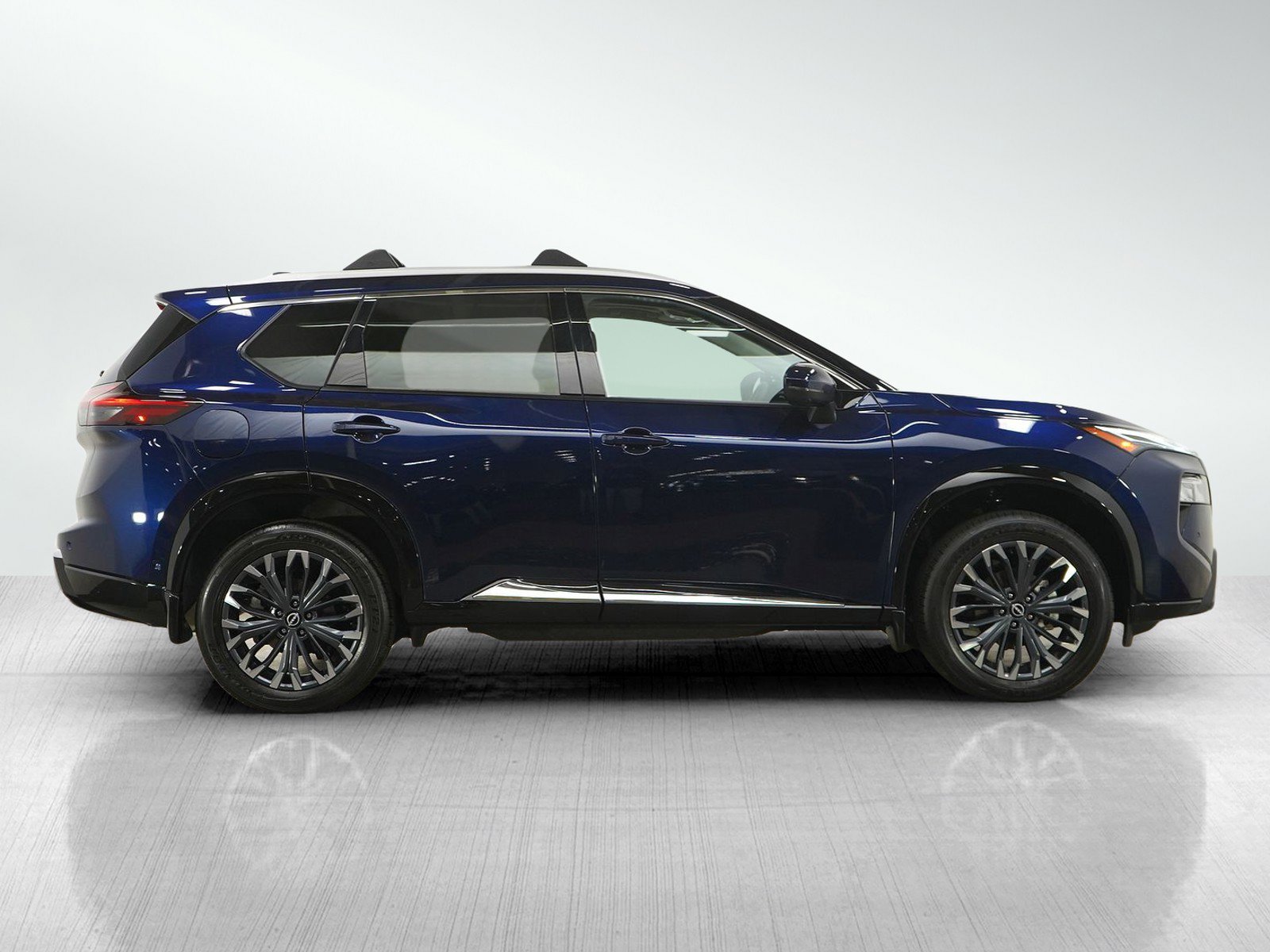 Used 2025 Nissan Rogue Platinum w/ Platinum Premium Package AWD/4WD image 7