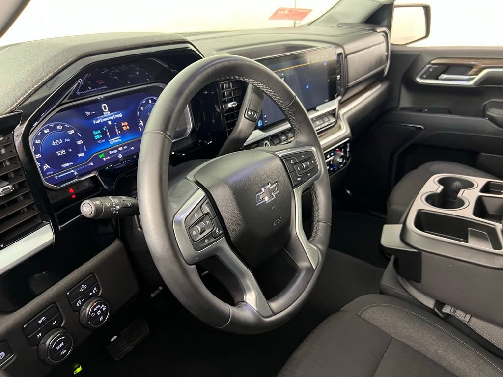 Used 2024 Chevrolet Silverado 1500 RST image 18