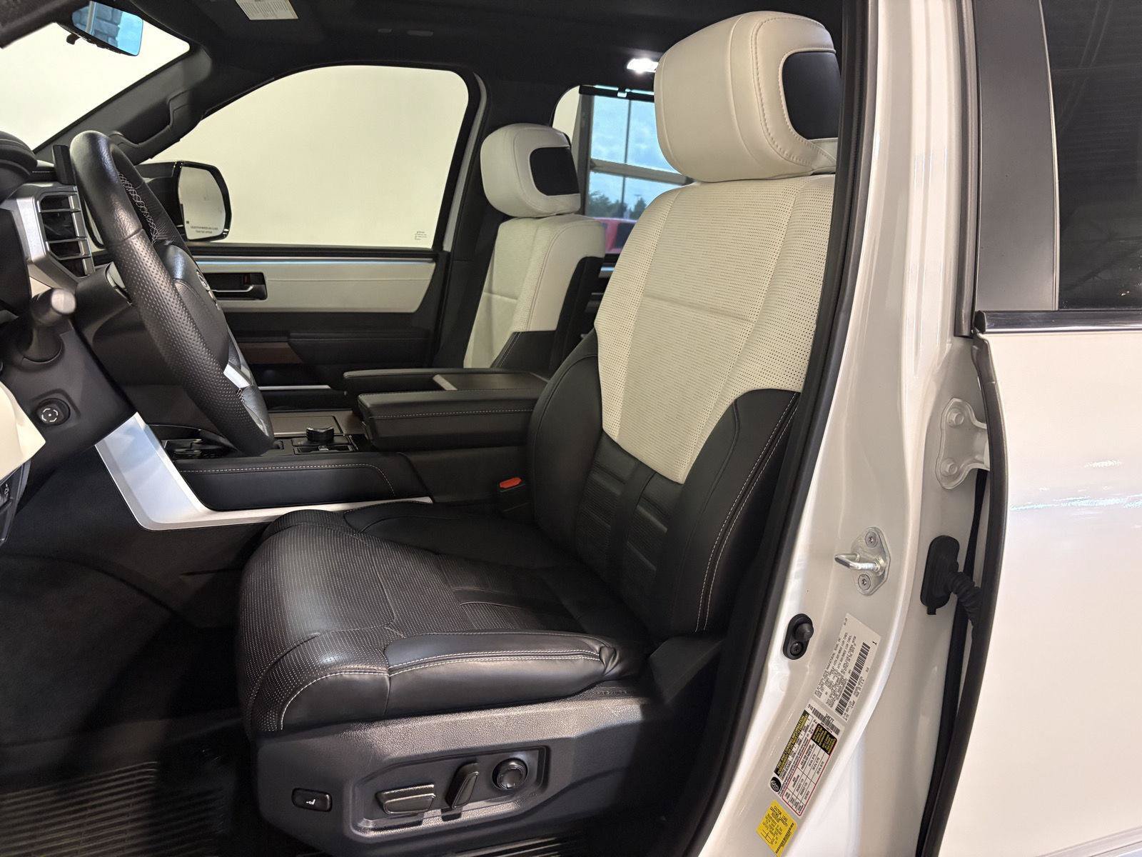 Used 2025 Toyota Sequoia Capstone AWD/4WD image 12