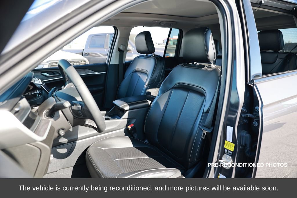 Used 2024 Jeep Grand Cherokee Limited 4xe w/ Luxury Tech Group II image 10