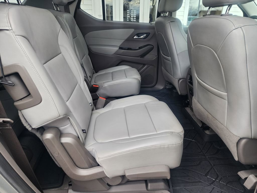 Used 2018 Chevrolet Traverse LT w/ LPO, Floor Liner Package image 18