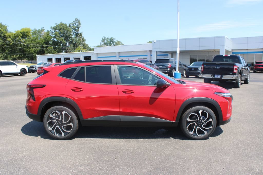 New 2026 Chevrolet Trax RS w/ Sunroof Package FWD image 11