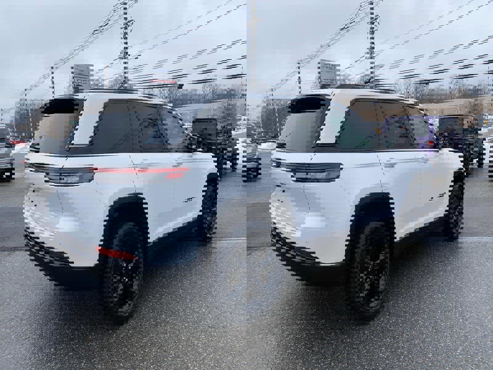 Certified 2023 Jeep Grand Cherokee Altitude image 3