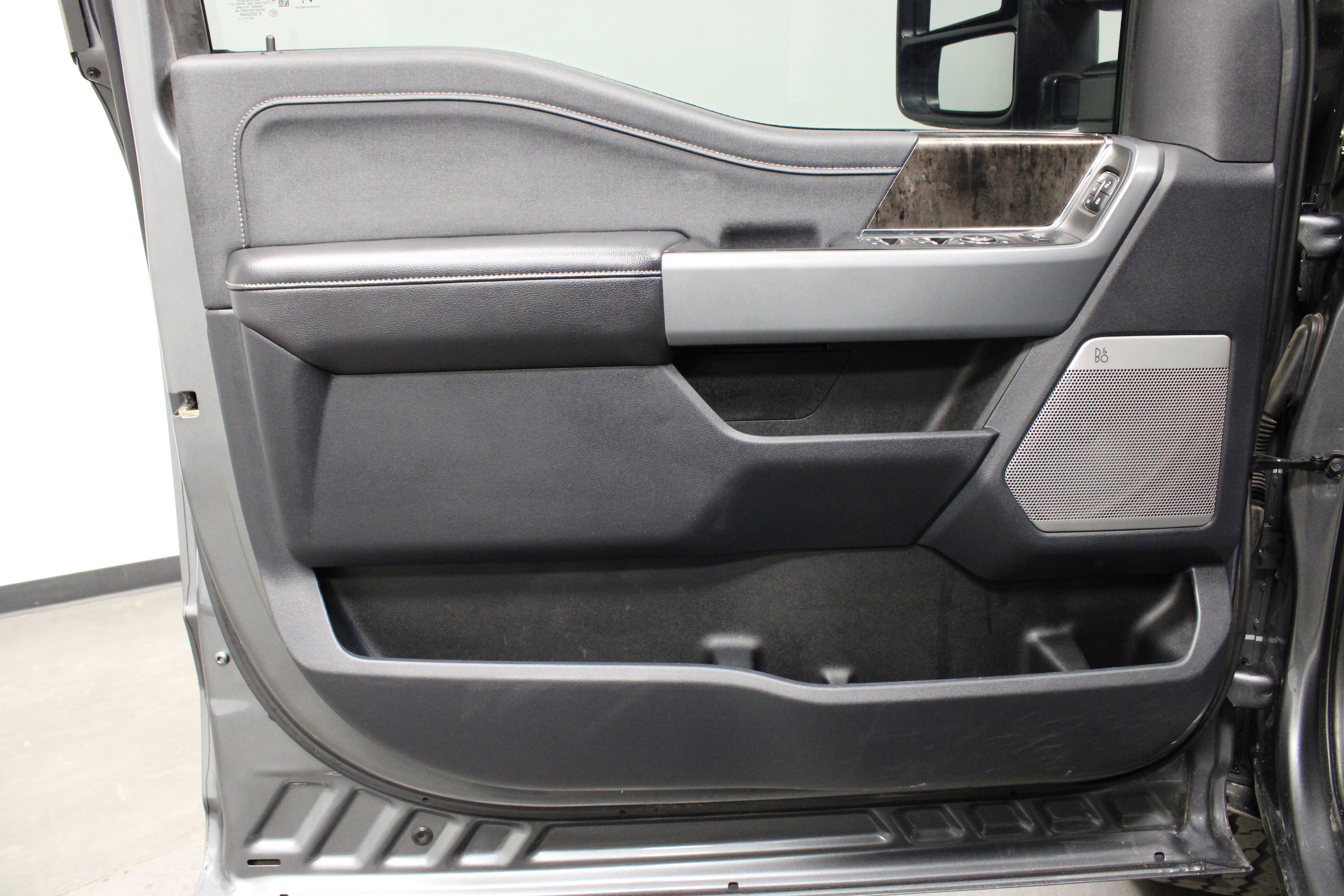 Used 2024 Ford F250 Lariat w/ FX4 Off-Road Package image 19