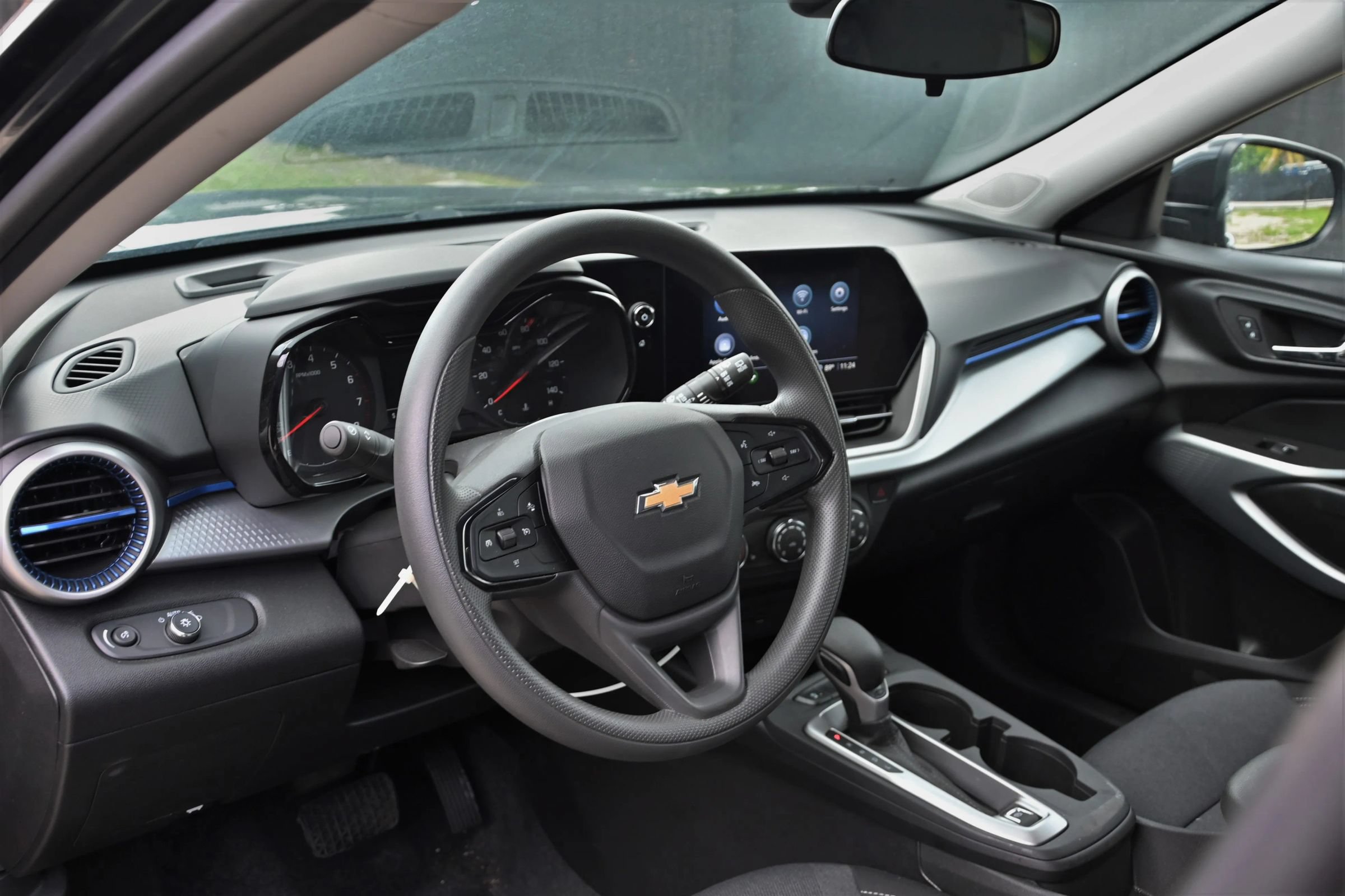 Used 2026 Chevrolet Trax LS w/ LS Convenience Package FWD image 11