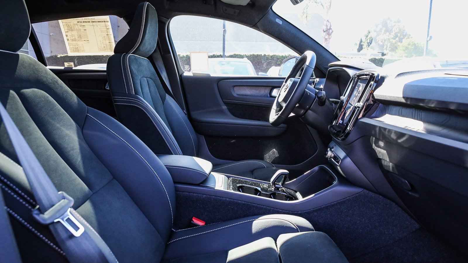 Used 2023 Volvo C40 P8 Recharge Ultimate image 17