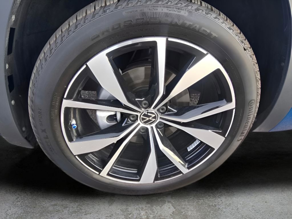 Used 2025 Volkswagen Atlas Cross Sport SEL Premium R-Line image 9