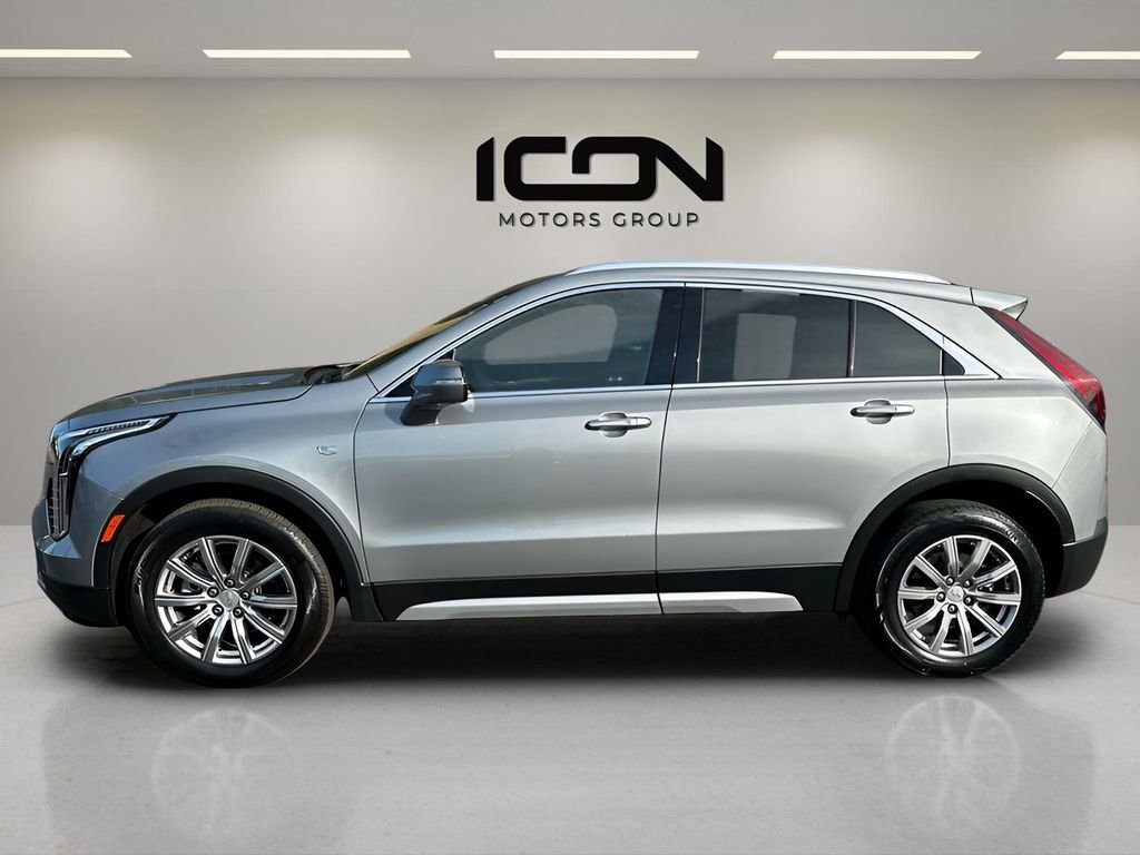 Used 2023 Cadillac XT4 Premium Luxury image 3