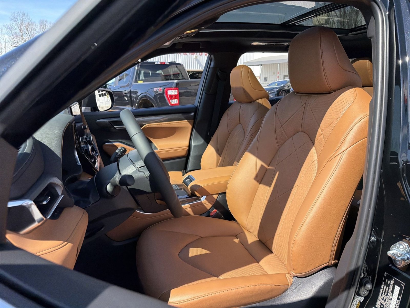 New 2026 Toyota Highlander Platinum image 13