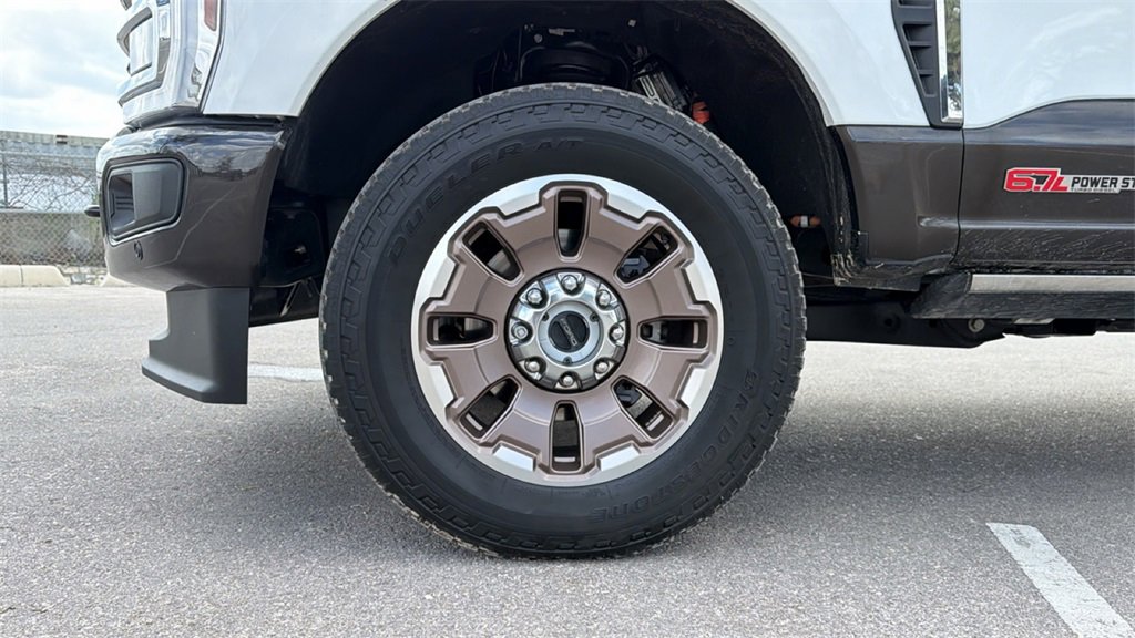 Used 2025 Ford F350 King Ranch w/ FX4 Off-Road Package image 12