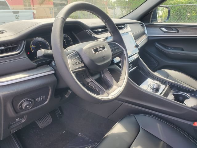 New 2026 Jeep Grand Cherokee Limited AWD/4WD image 11