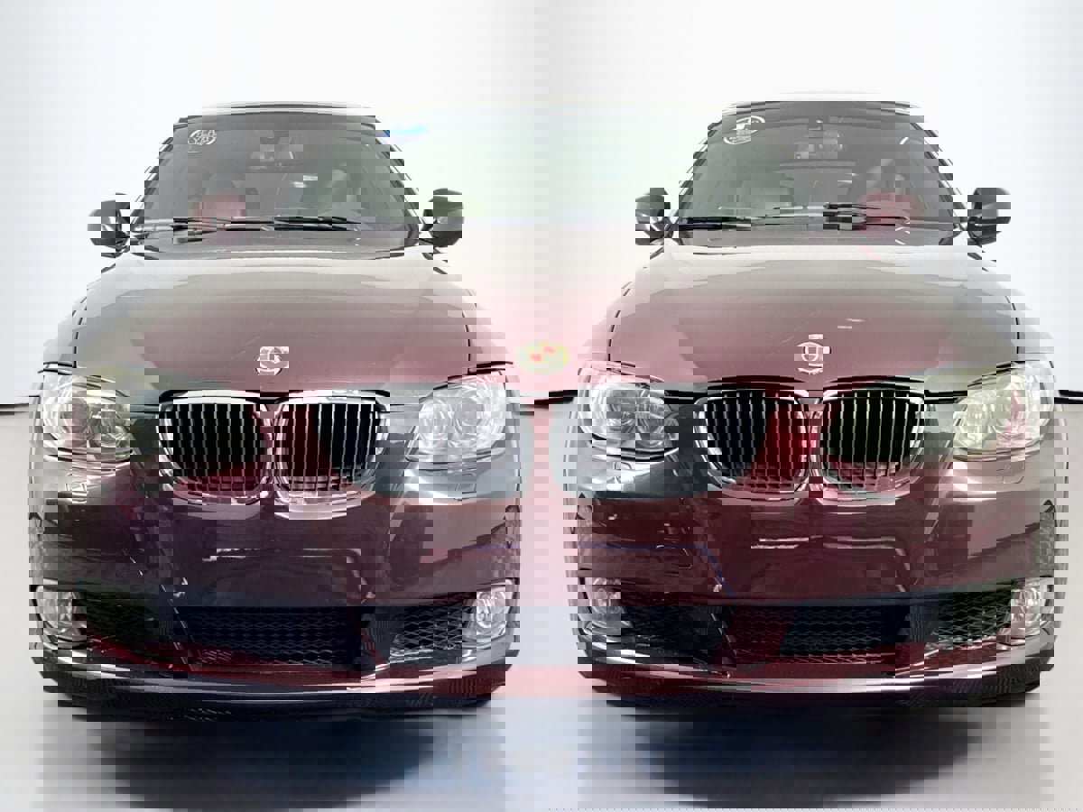 Used 2010 BMW 328i Convertible image 2