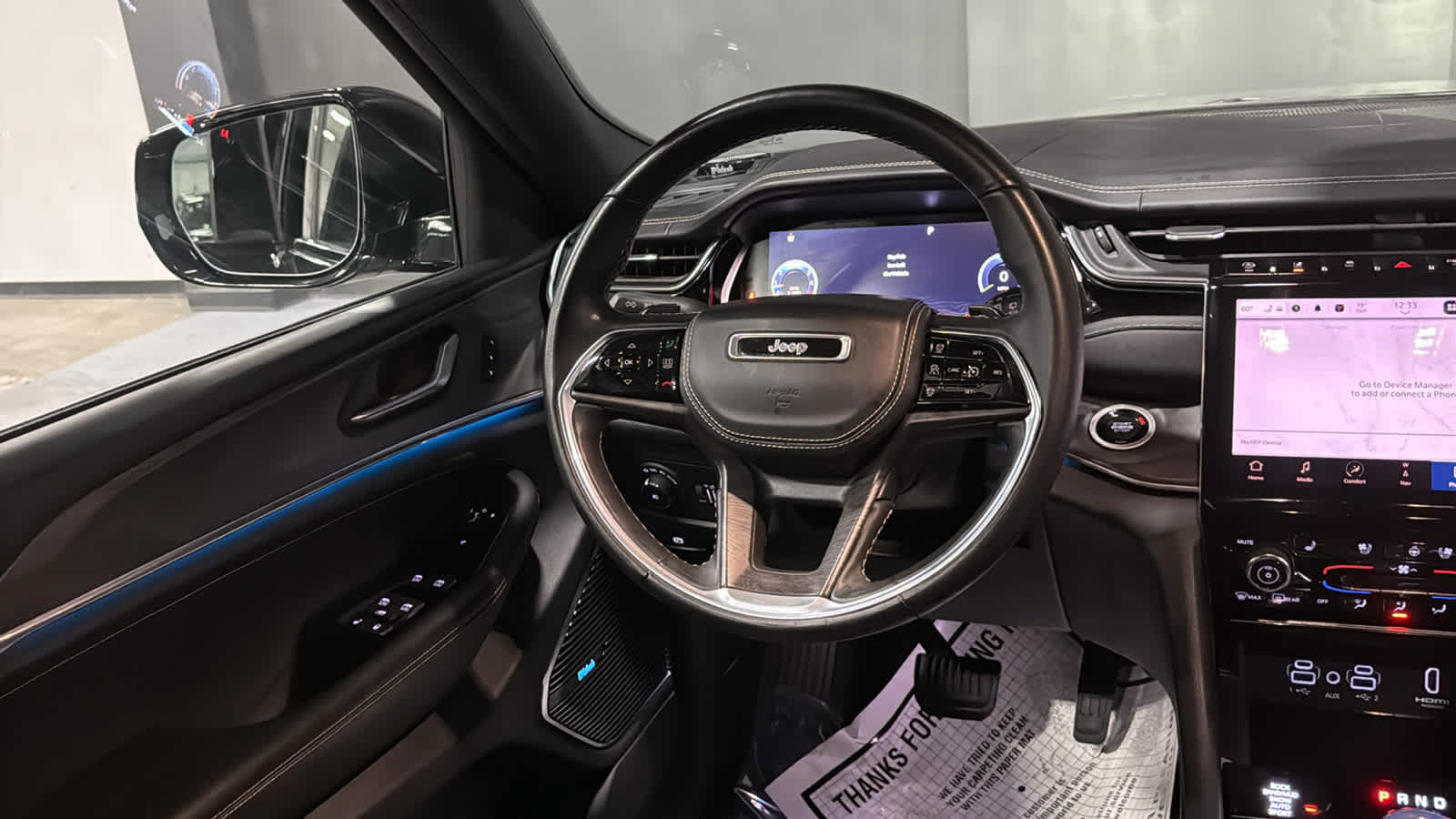 Used 2022 Jeep Grand Cherokee Overland AWD/4WD image 26