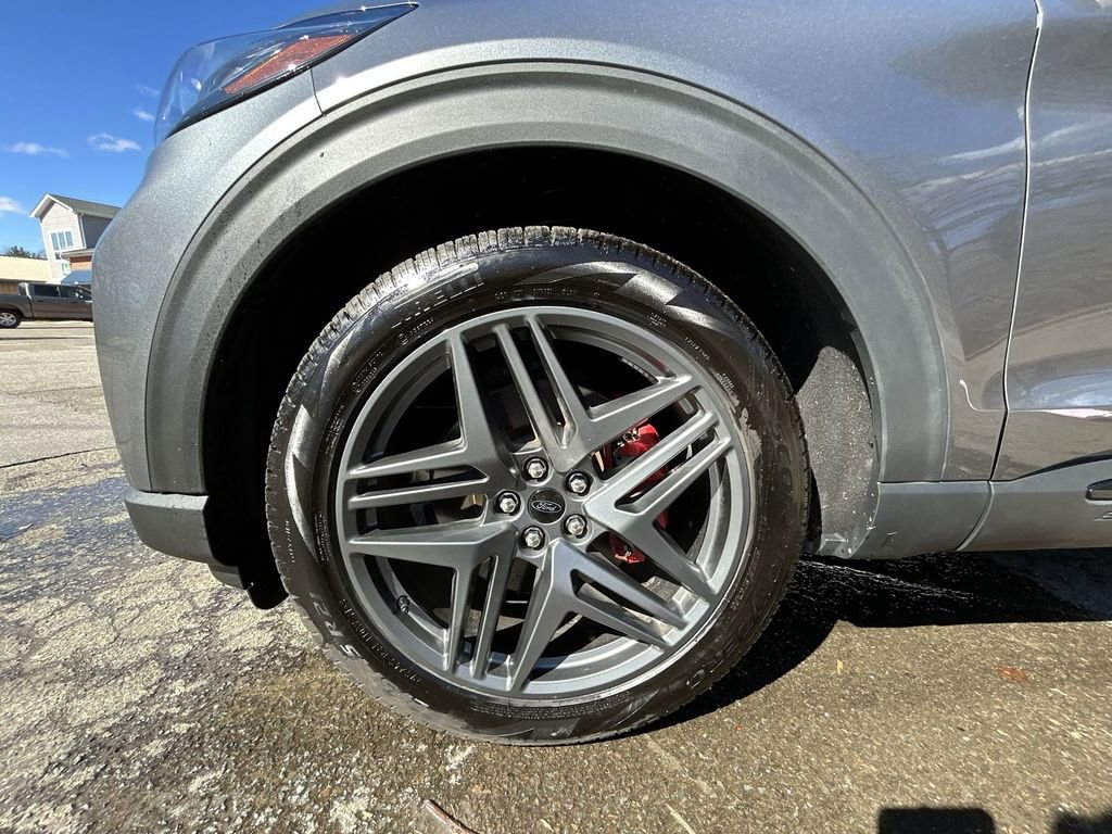Used 2025 Ford Explorer ST image 10