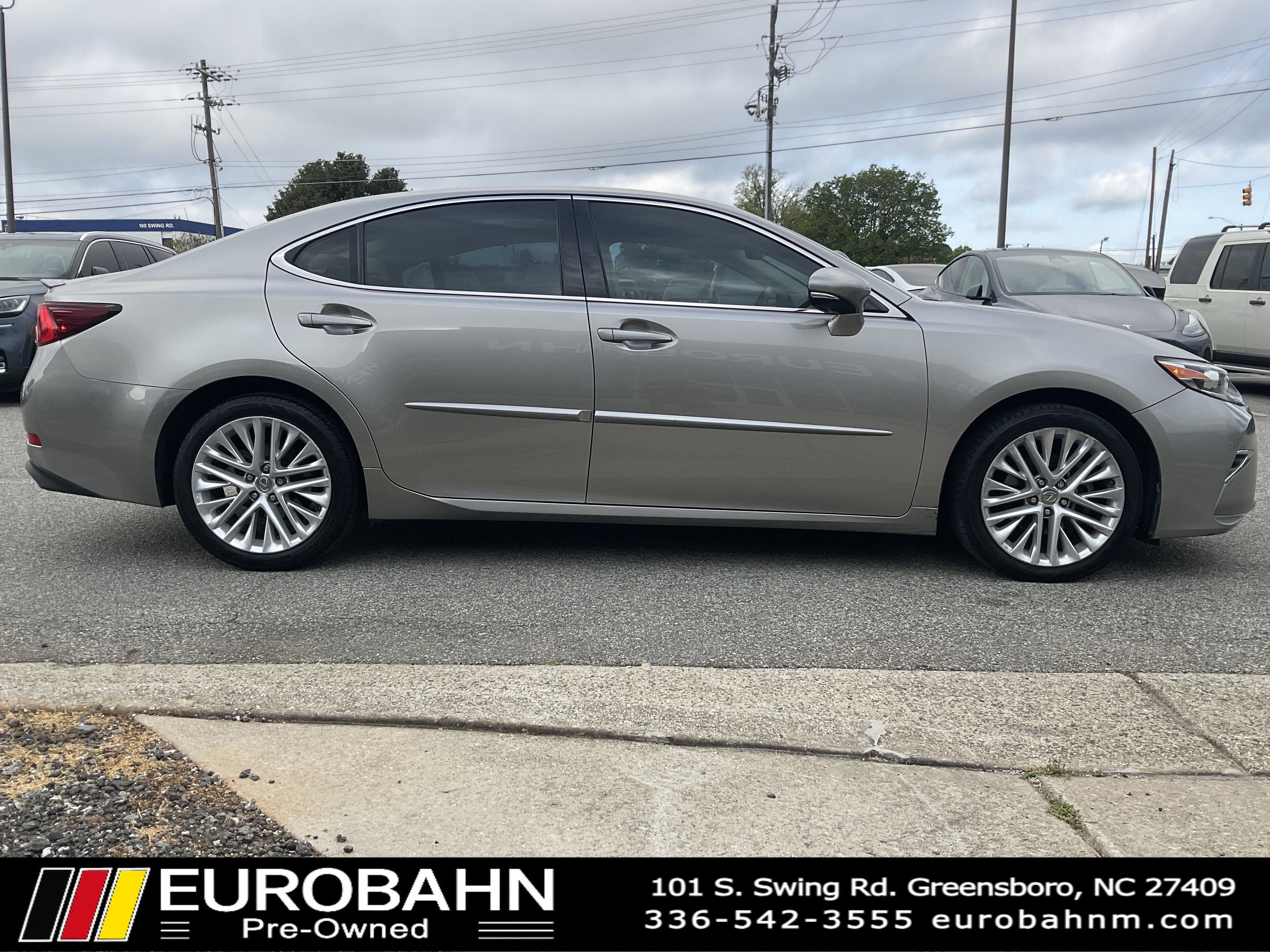 Used 2016 Lexus ES 350 w/ Ultra Luxury Package image 23